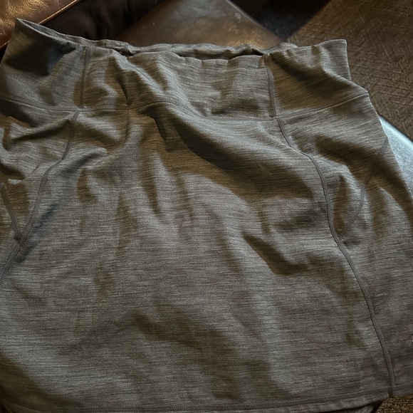 Kuhl Dresses & Skirts - Kuhl Women's Gray Skirt activewear skirt‎ with under shorts sz L